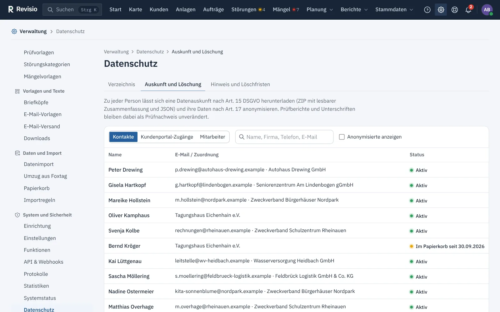 Reiter Auskunft und Löschung mit der Auswahl Kontakte, Kundenportal-Zugänge und Mitarbeiter und der Liste der Kontakte